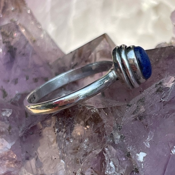 Mid-century minimalist lapis ring - Picture 4 of 16